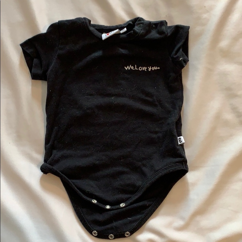 Beau loves black onesie